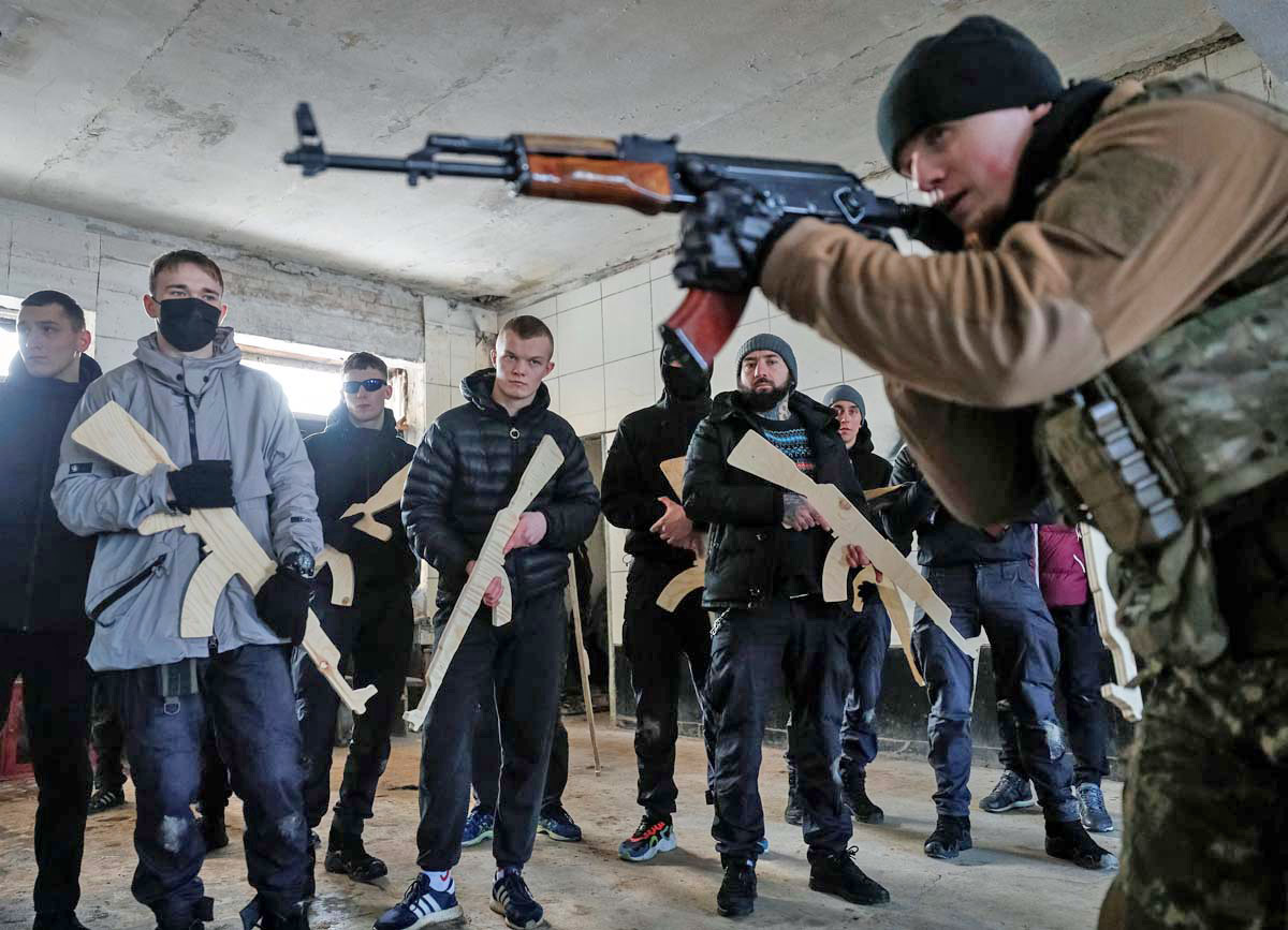 Ukranian civilians get ready for battle
