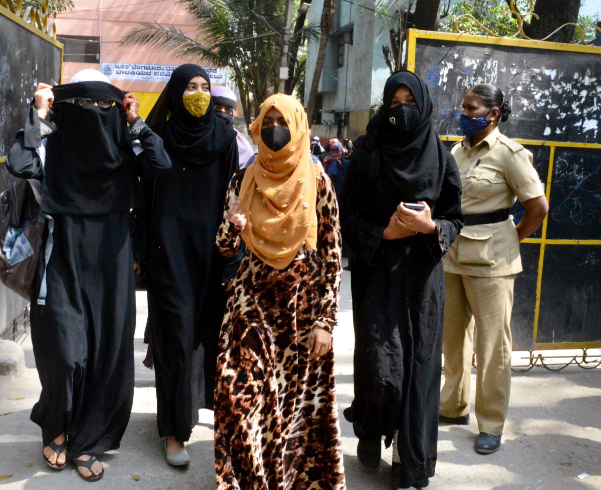 Srinagar school denies entry to students wearing abaya