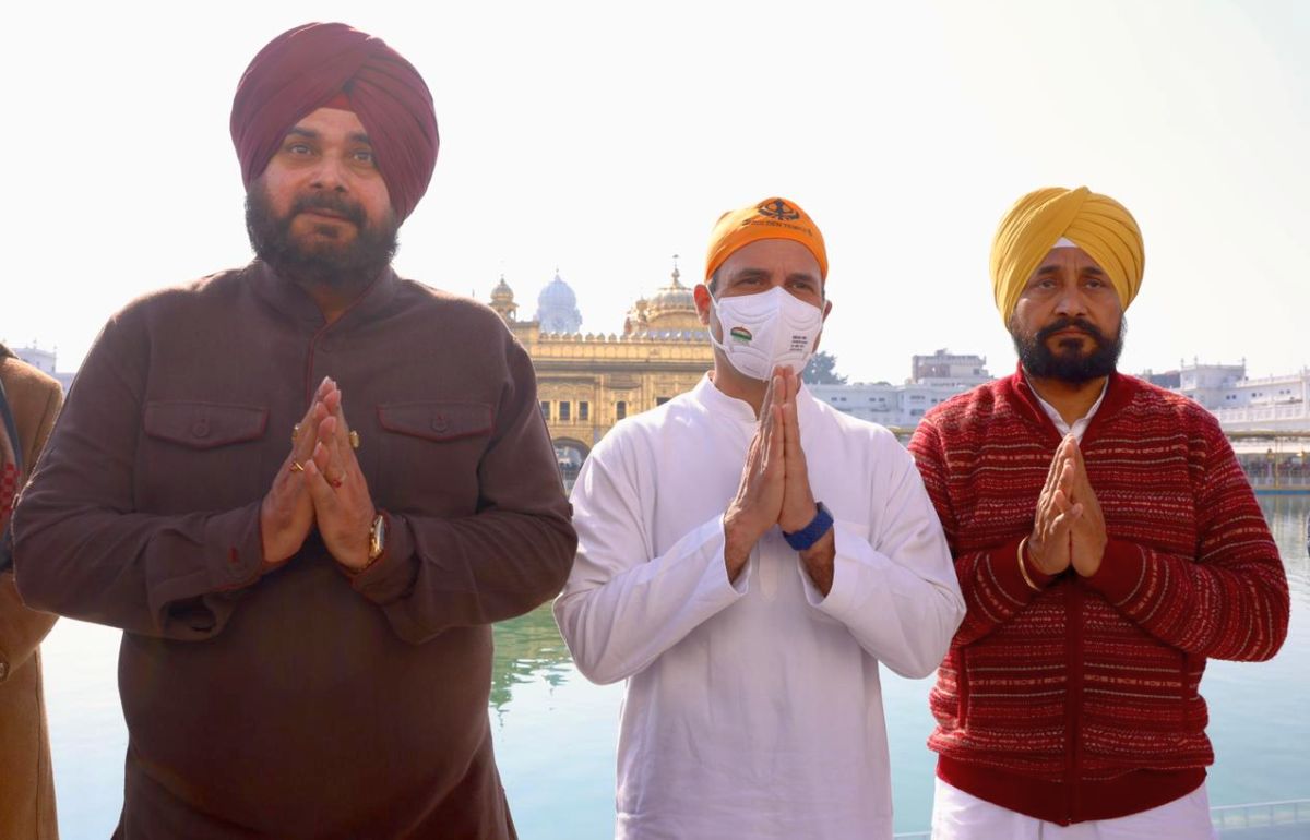 Punjab poll: Rahul, Cong nominees pray at Golden Temple