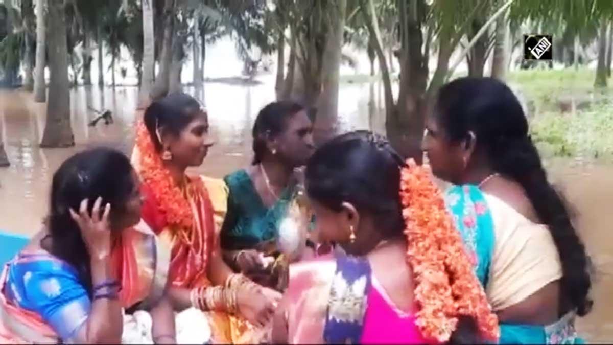 Couple ties knot on boat amid floodwater in AP's Konaseema