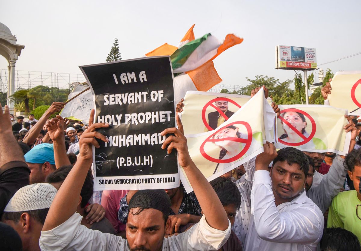 Prophet row: Kuwait to deport expats who protested