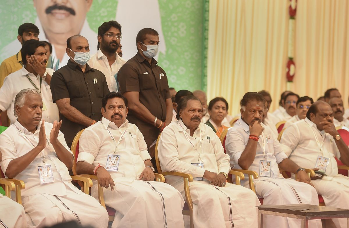 Blow to OPS as AIADMK says dual leadership over