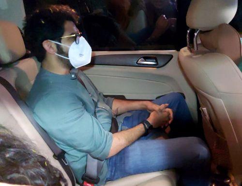 Aaditya Thackeray leaves for Matoshree last night