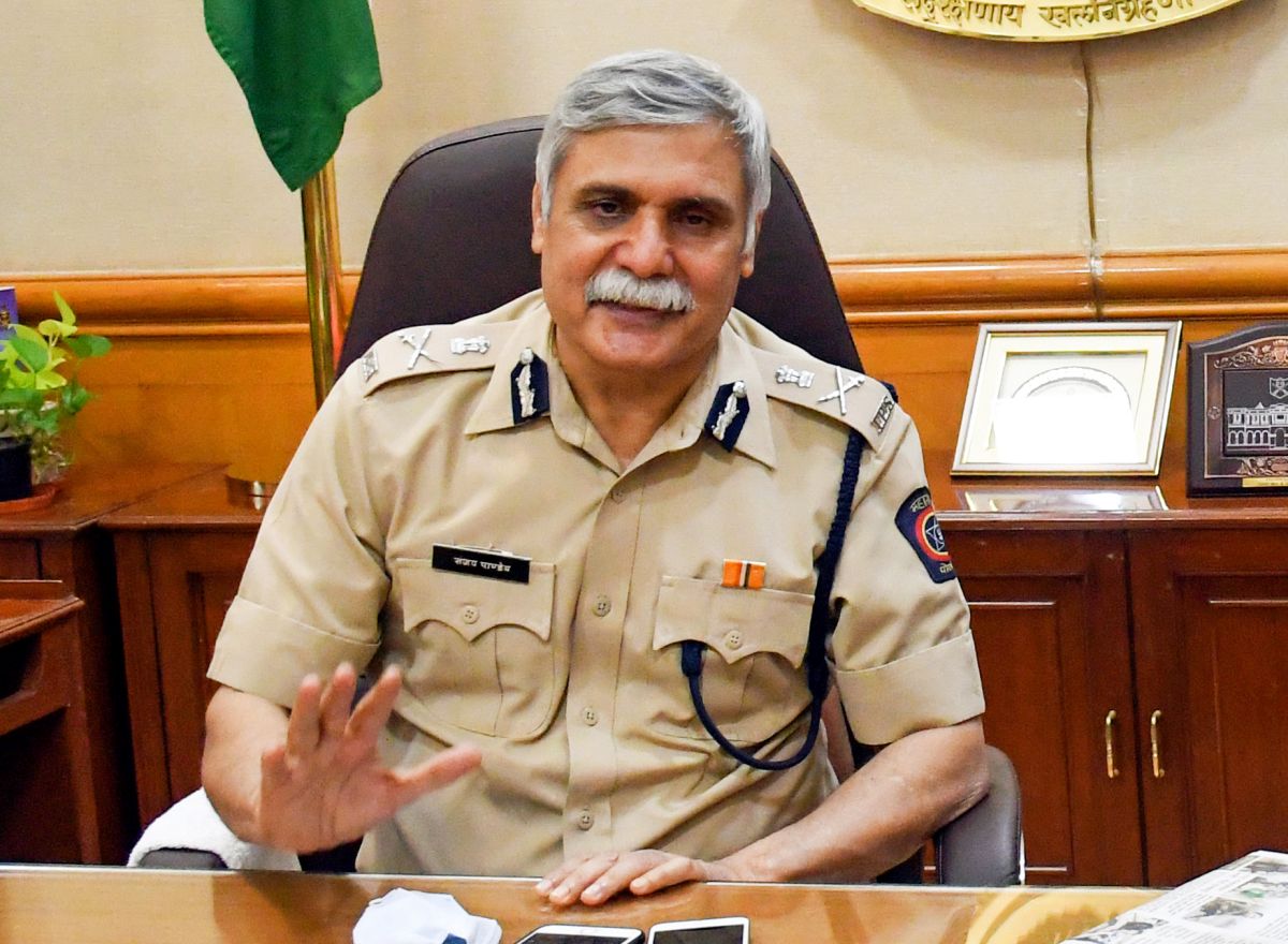 Mumbai commissioner warns miscreants of strict action