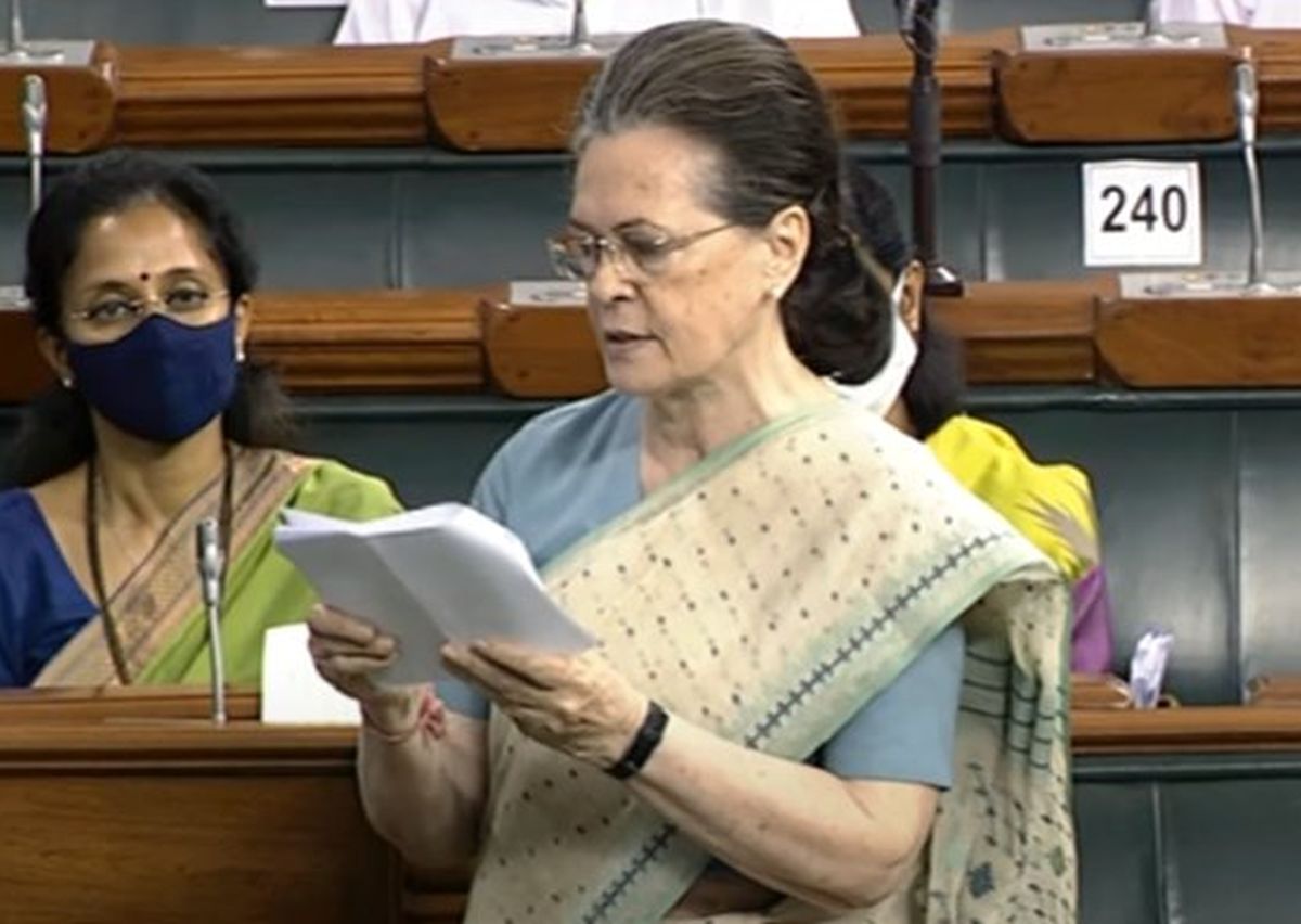 Sonia encircled, heckled pack-wolf style in LS: Mahua
