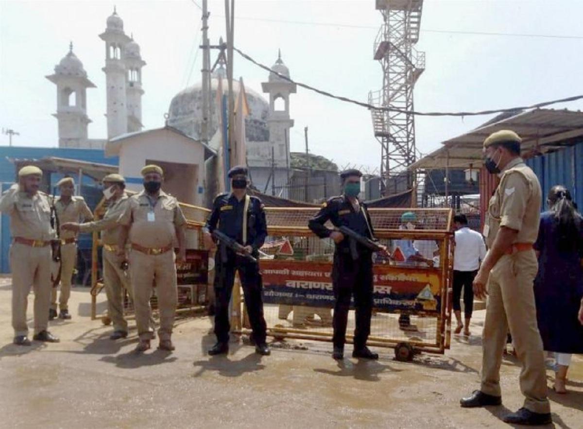 Court team at Varanasi's Gyanvapi mosque for survey