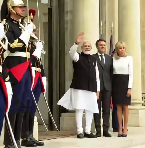PM Narendra Modi Emplanes for United Arab Emirates After Concluding Two-day  France Visit (Watch Video)