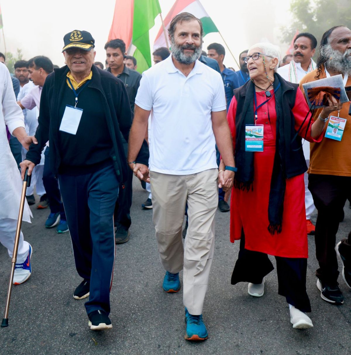 Former Navy Chief Admiral L Ramdas and his wife Lalita with Rahul Gandhi