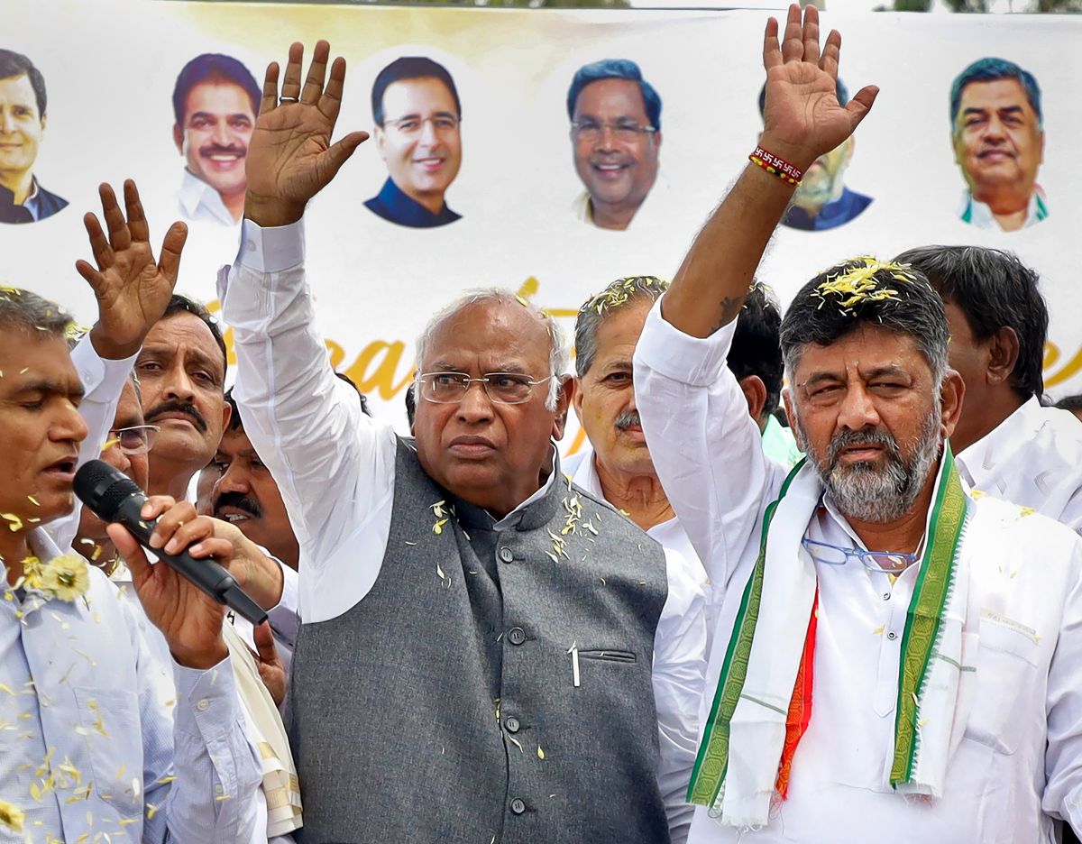 Congress chief Mallikarjun Kharge and Karnataka deputy CM DK Shivakumar/File image