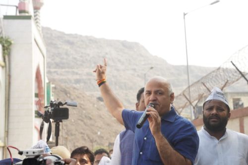 Manish Sisodia at the Ghazipur landfill site