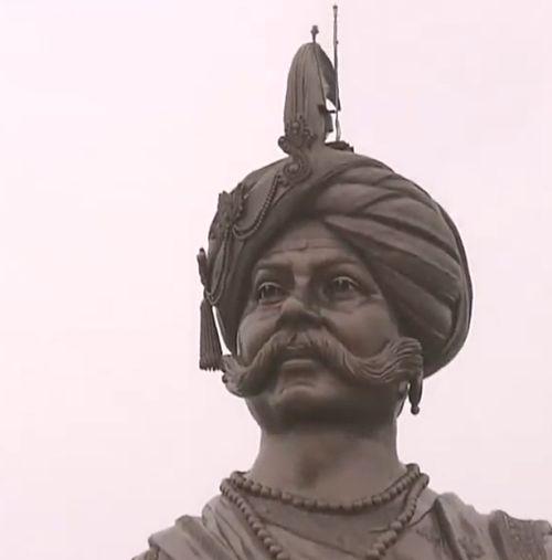 pm-unveils-108-feet-statue-of-kempegowda