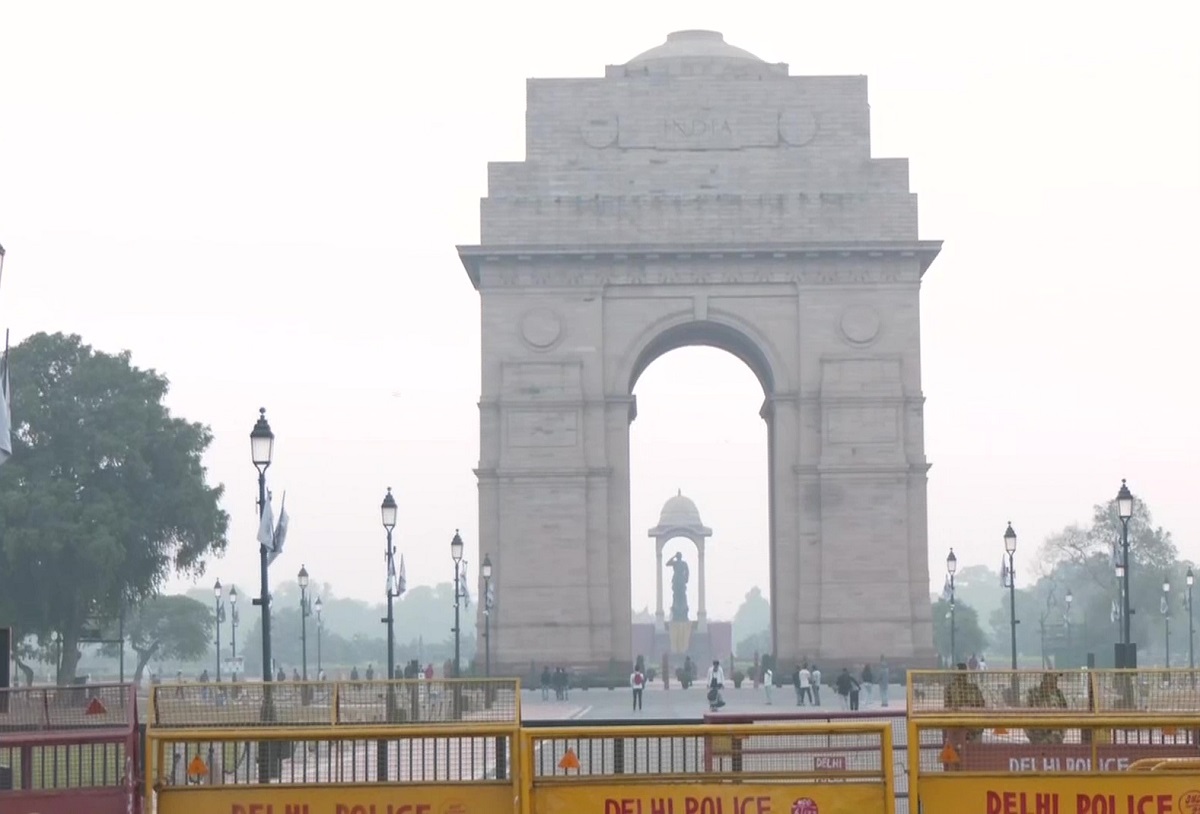 Delhi's air 'very poor' on morning after Diwali but better than previous  yrs - Rediff.com India News