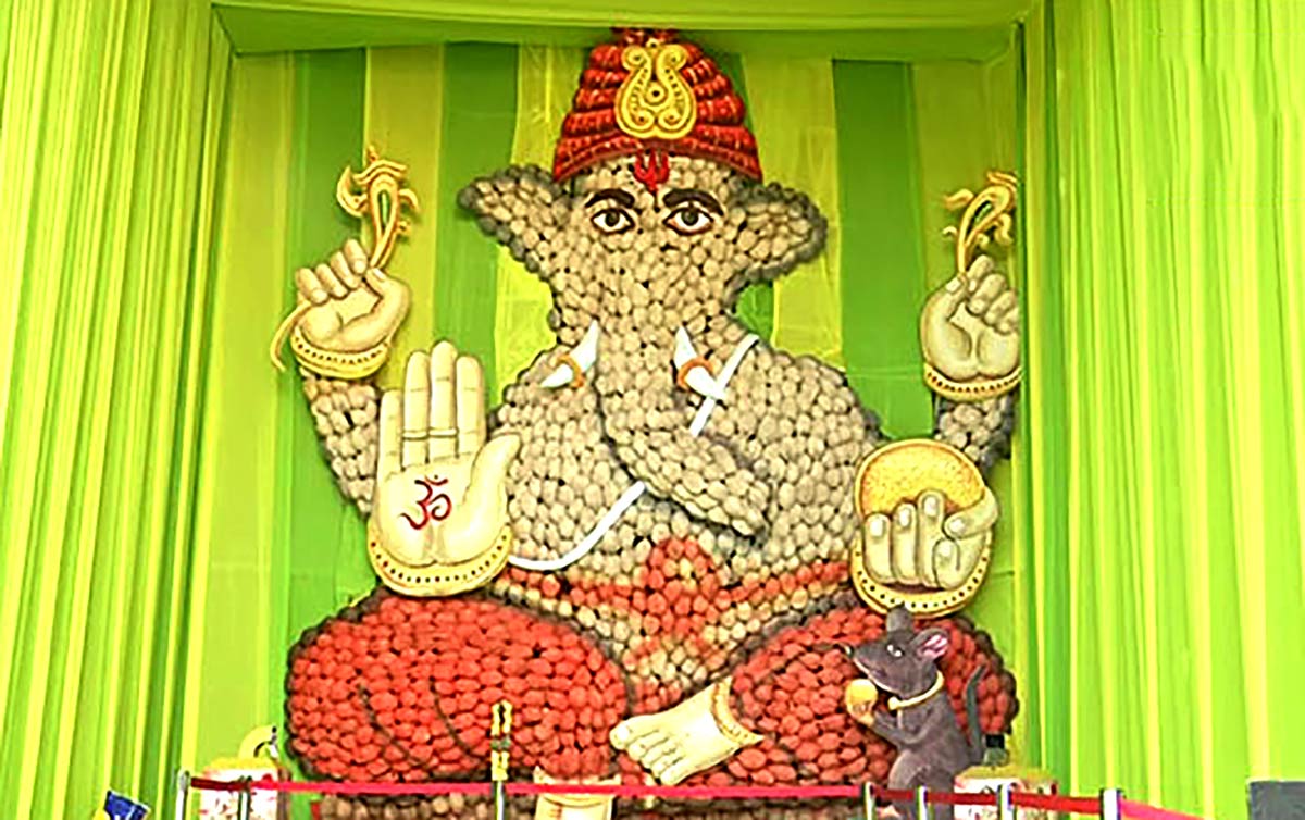 Lord Ganesha Made of 17,000 Coconuts