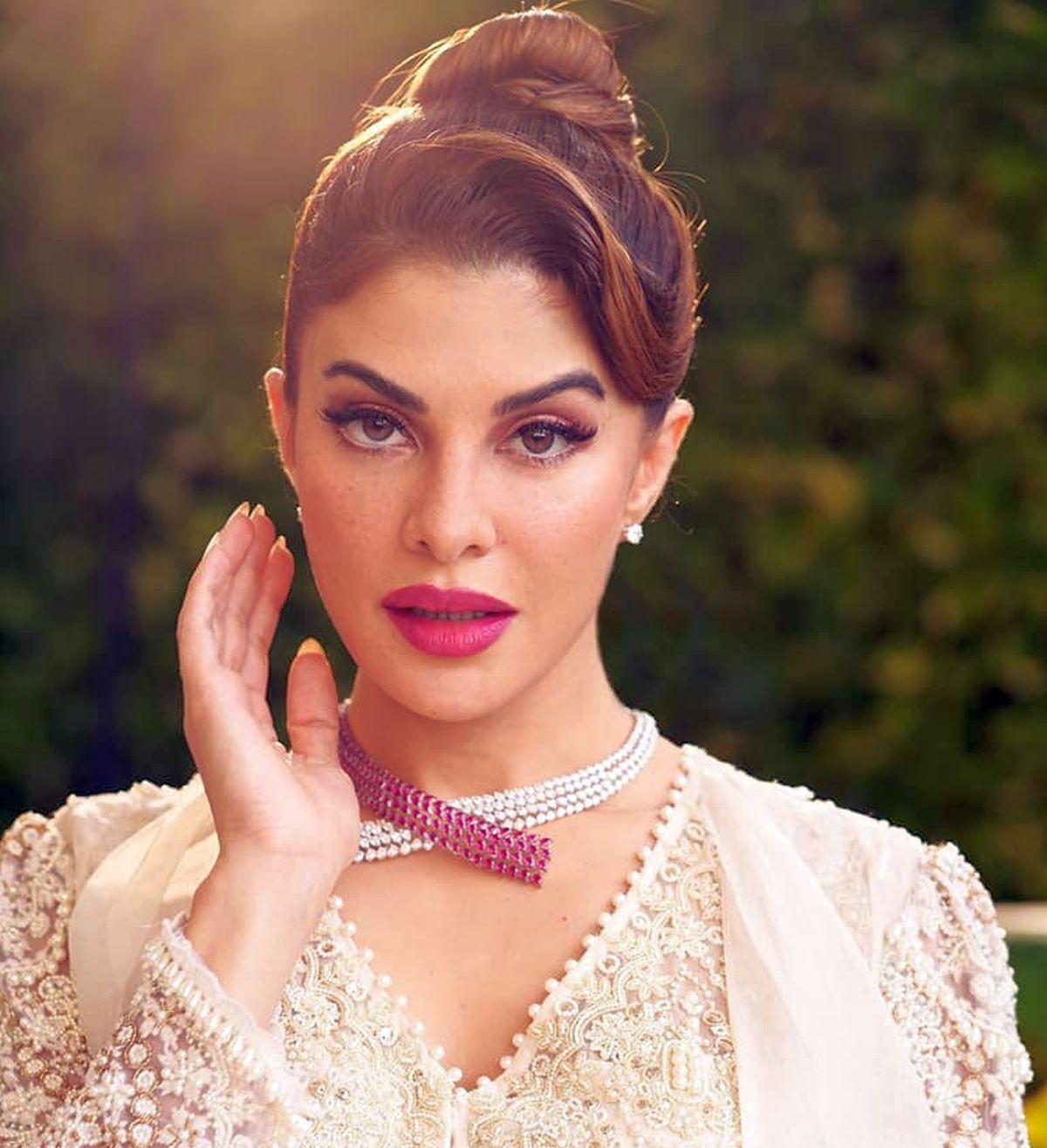 Jacqueline Fernandez questioned in conman case - Rediff.com India News