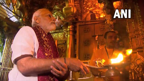 Prime Minister Narendra Modi offering prayers at Ambaji temple