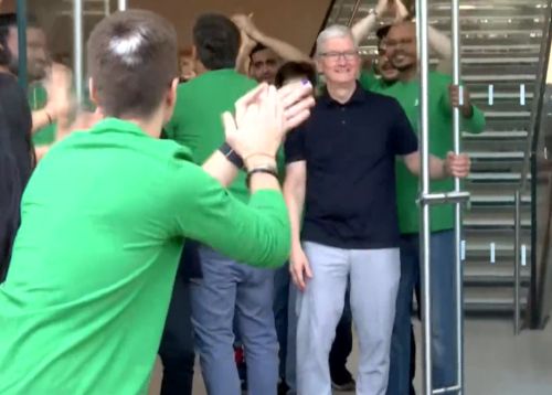 Tim Cook opened the doors to the Apple Store at BKC