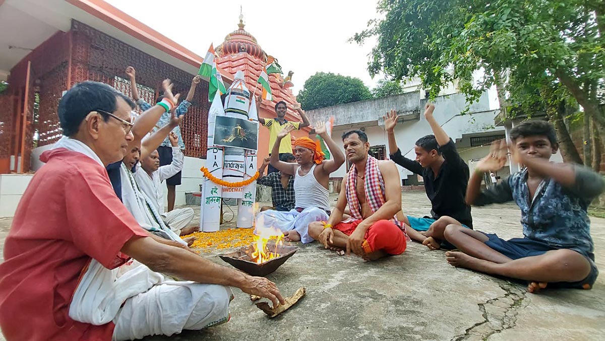 With havan and namaz, world prays for Chandrayaan-3