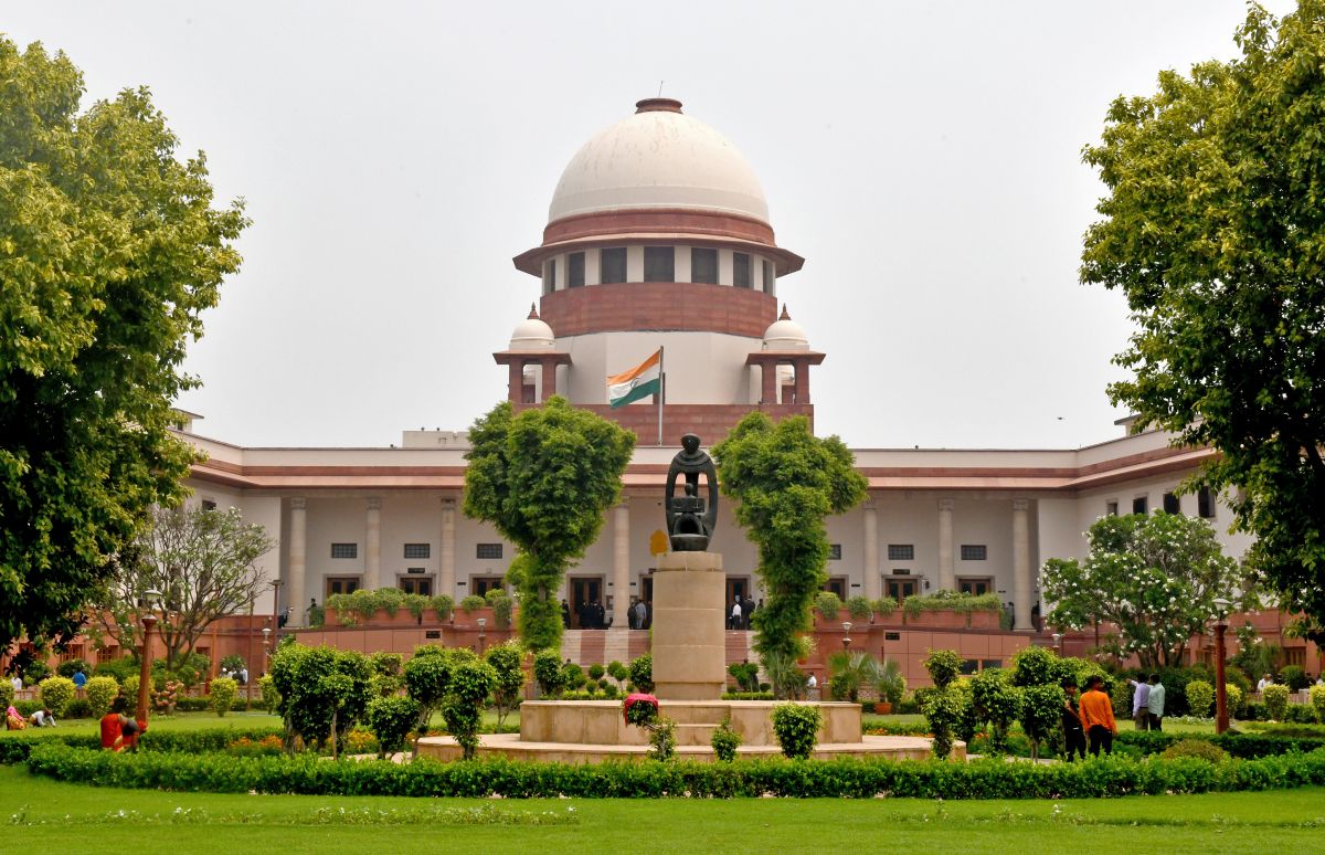 SC 'takes charge' amid tussle between 2 HC judges