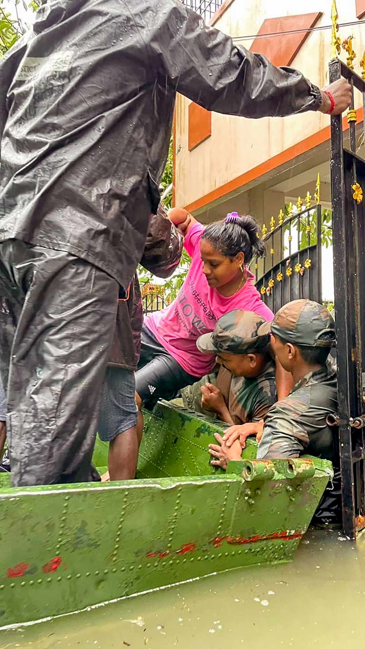 Soldiers shifting people to safe areas in Chennai after heavy rain flooded city/ANI