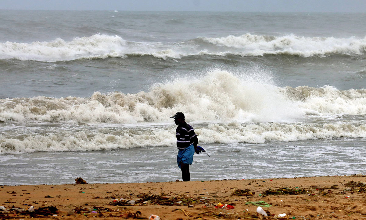 Cyclone to make landfall with speed of 90-100 kmph