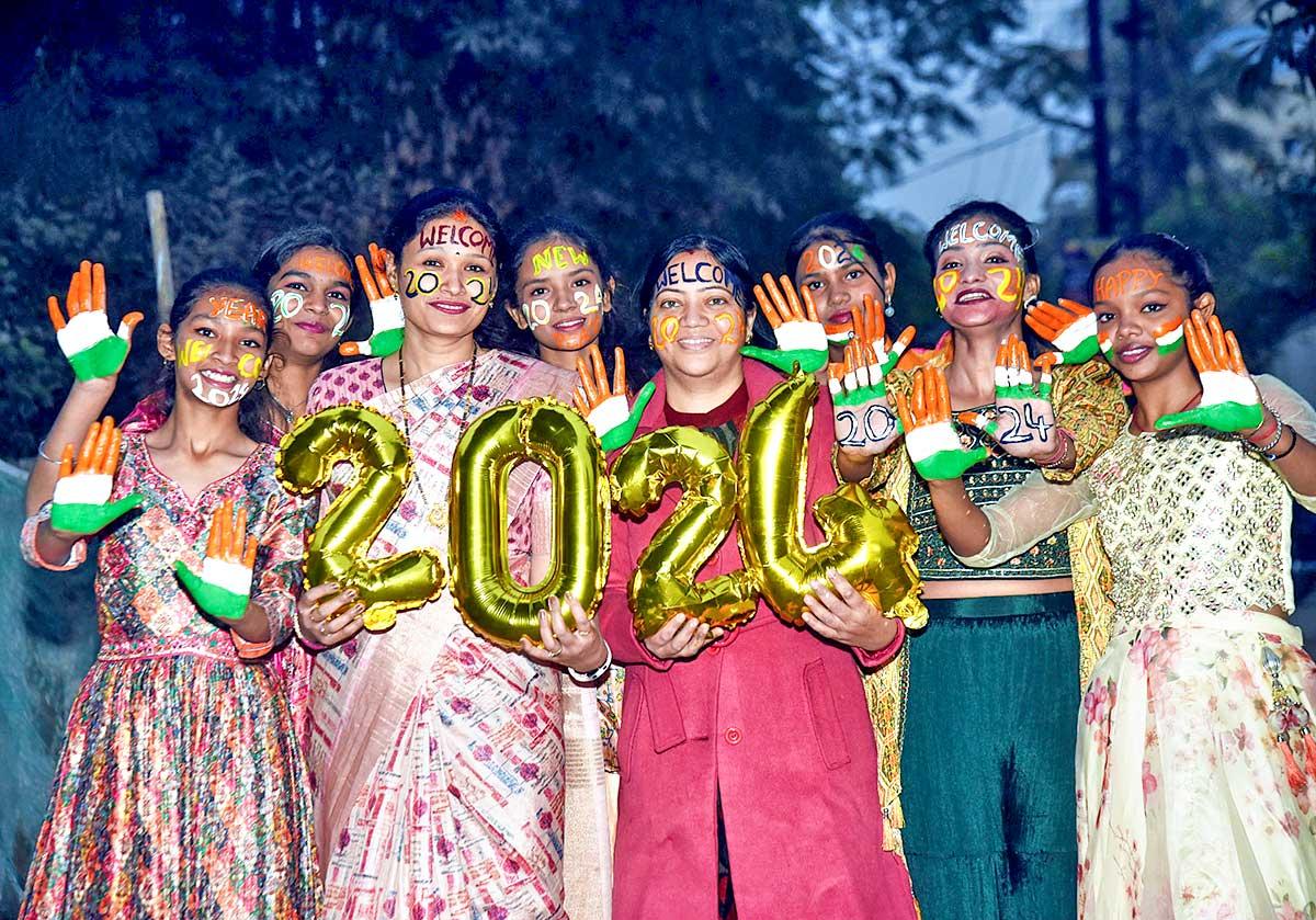 India Welcomes 2024 Rediff Com India News   31welcome Newyear4 