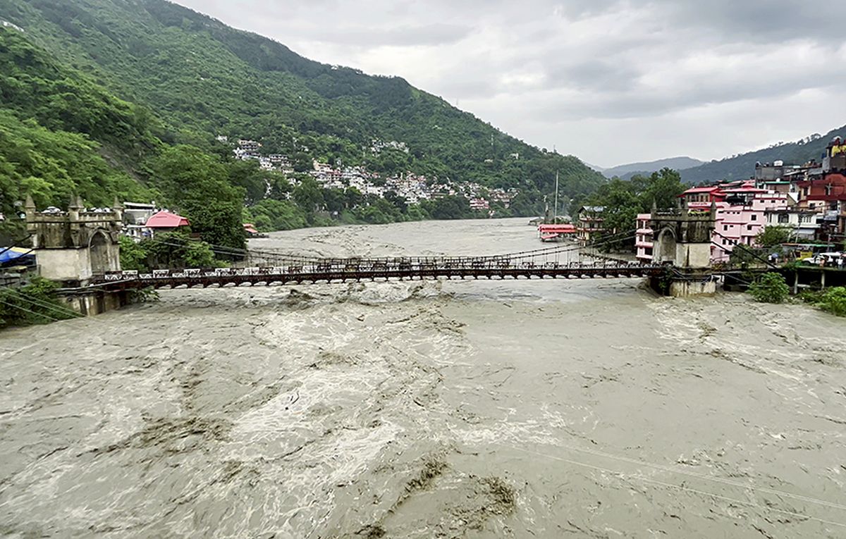 Toll climbs to 37 as north India is battered by rains: Army, NDRF step in -  Rediff.com