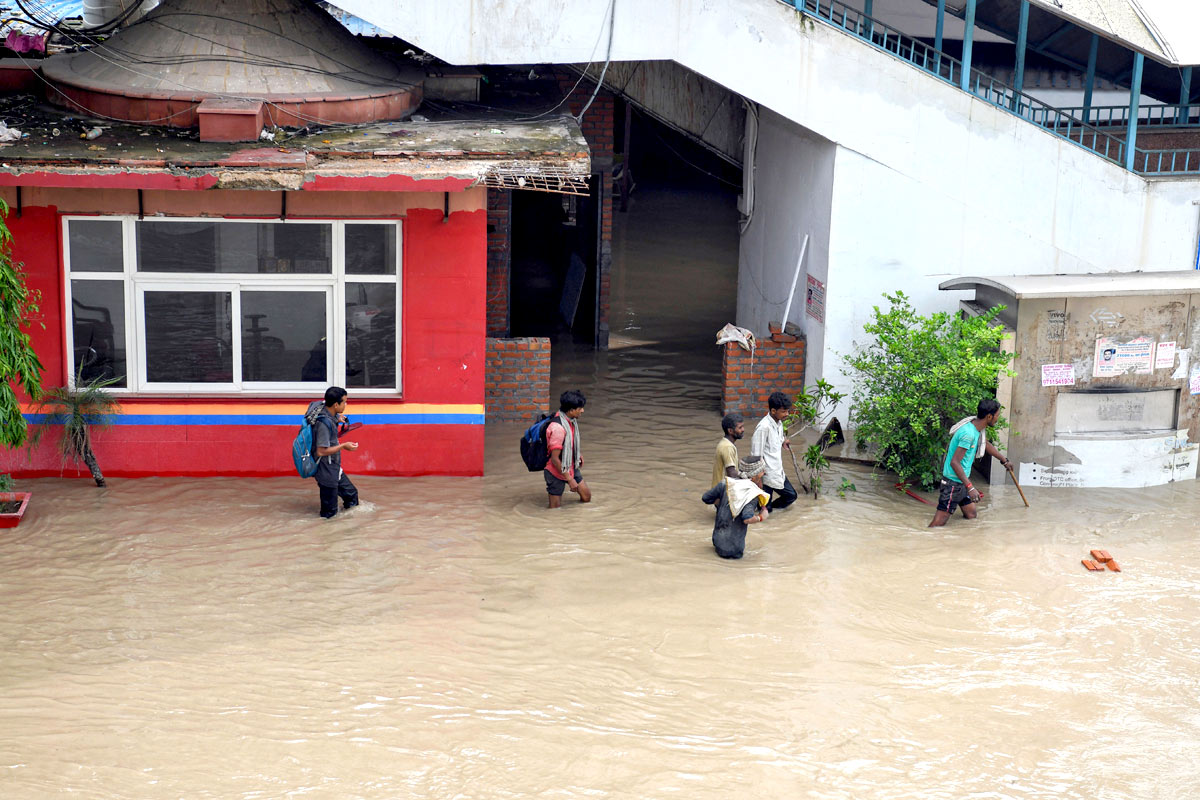 Yamuna water enters Delhi hospital, patients shifted