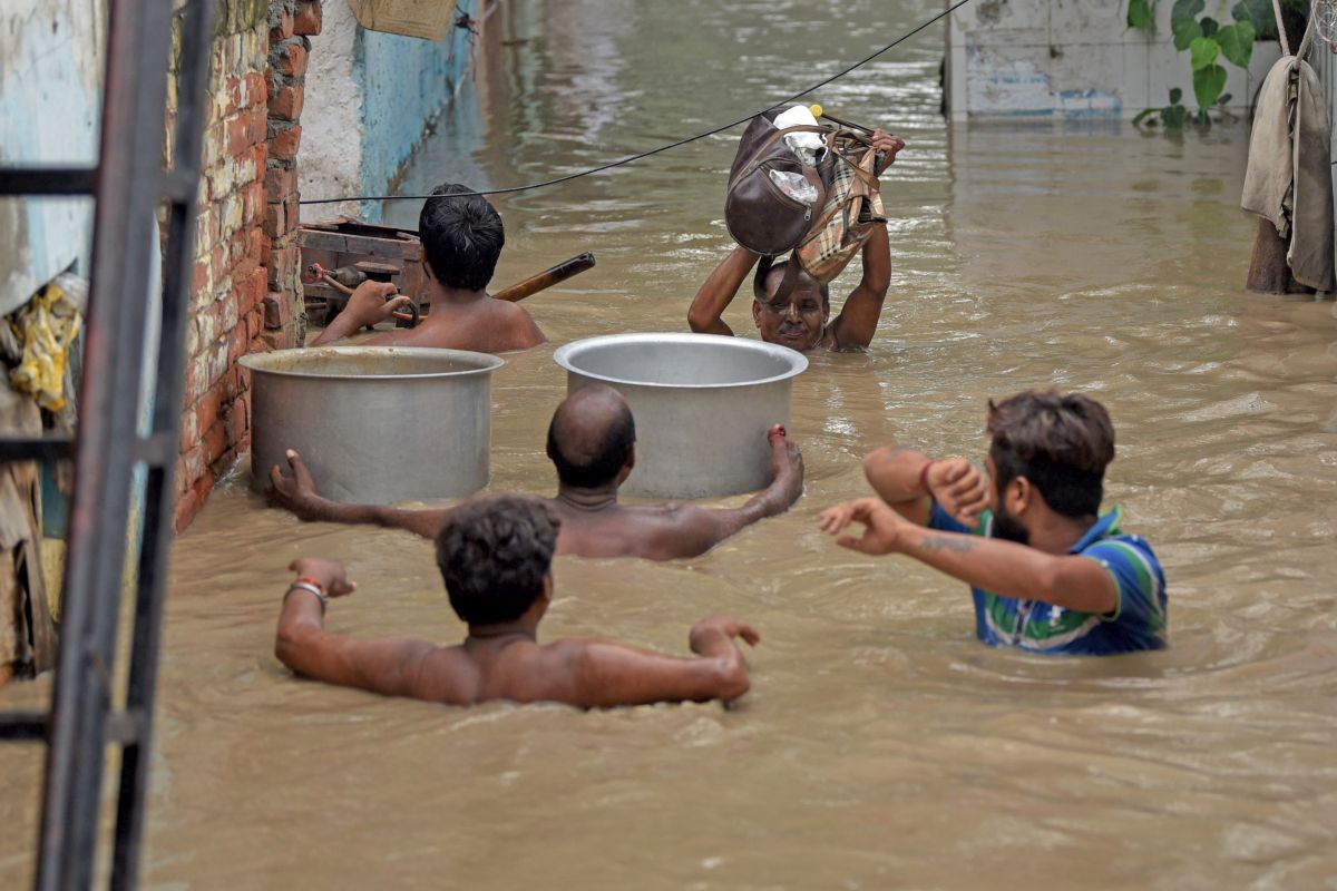 Yamuna swells to record level; parts of Delhi flooded