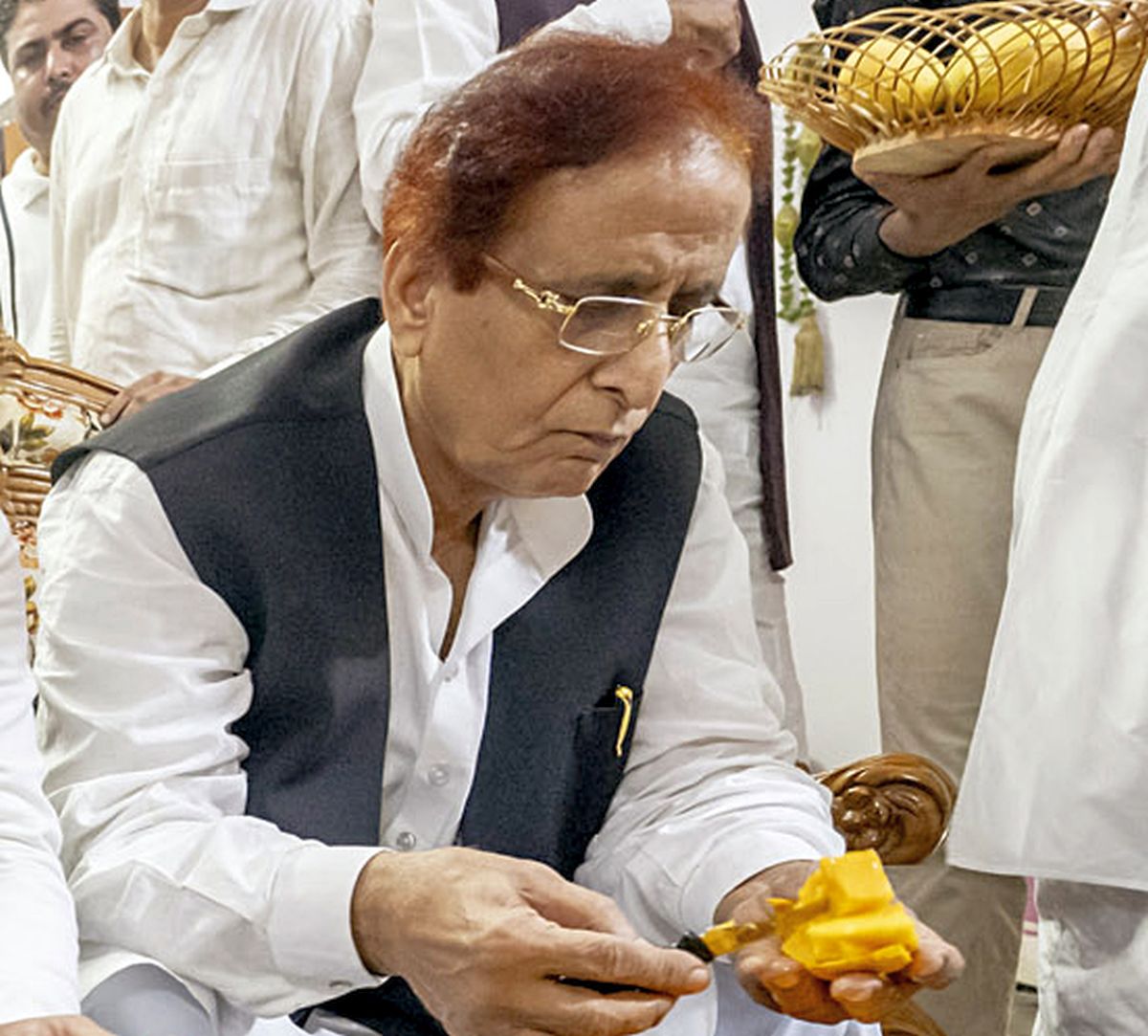 Will Azam Khan's loyalists vote for his alternative in Rampur LS seat?