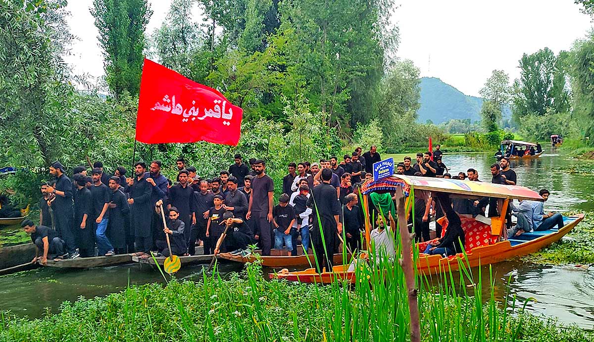 Muharram Procession On Dal Lake