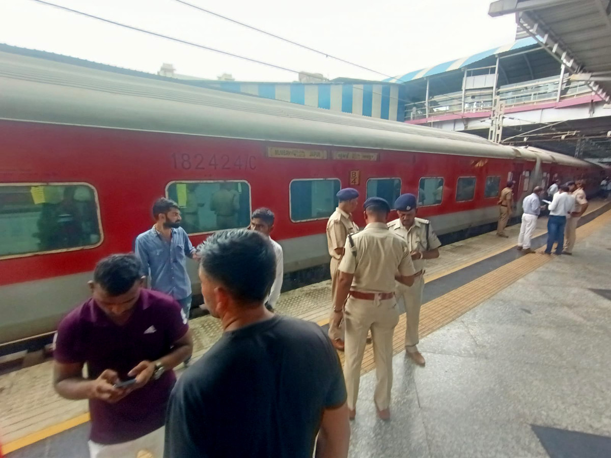 RPF cop forced passenger across 2 coaches, shot him