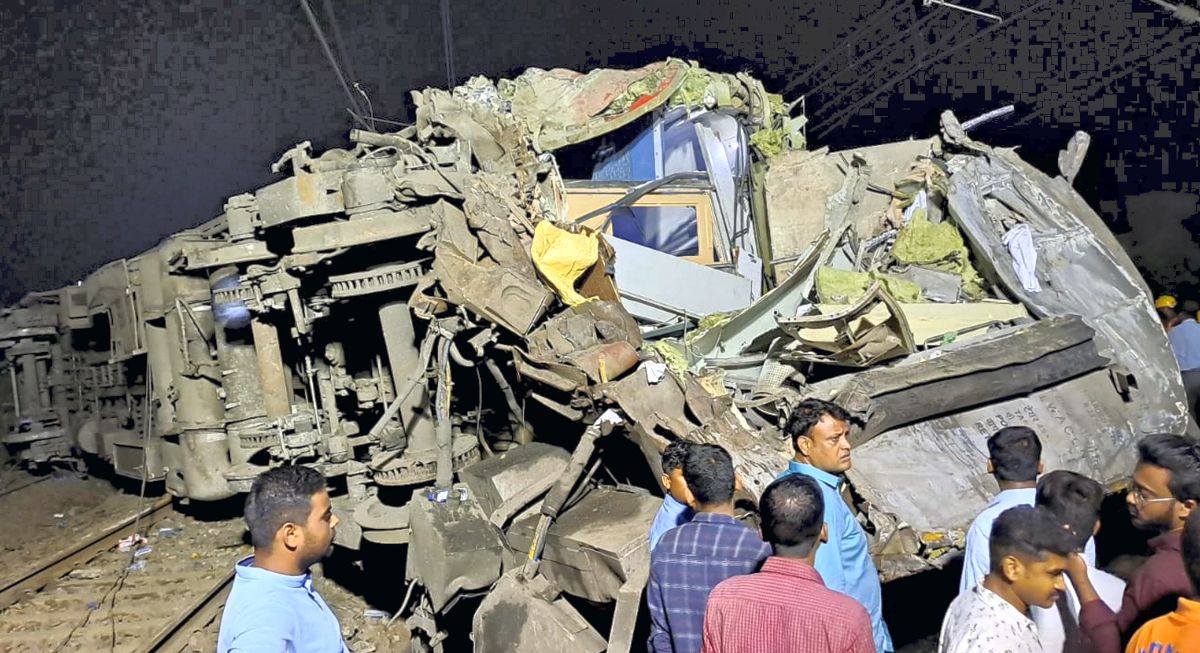 Railway minister used to resign: Oppn on Odisha train tragedy - Rediff.com India News
