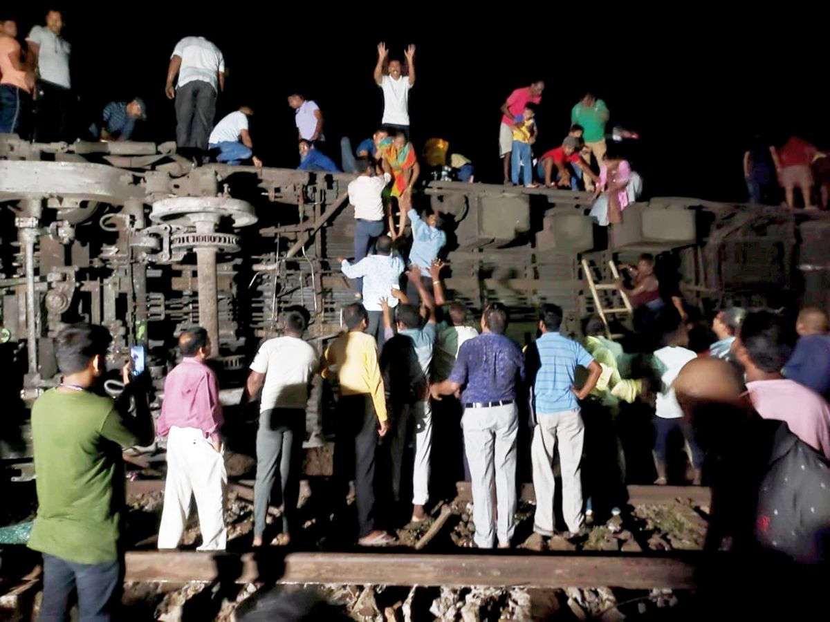 Odisha train crash: Locals turn first responders