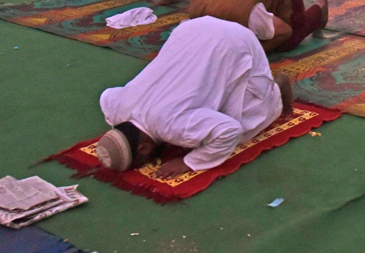 Principal suspended over namaaz in Lucknow school