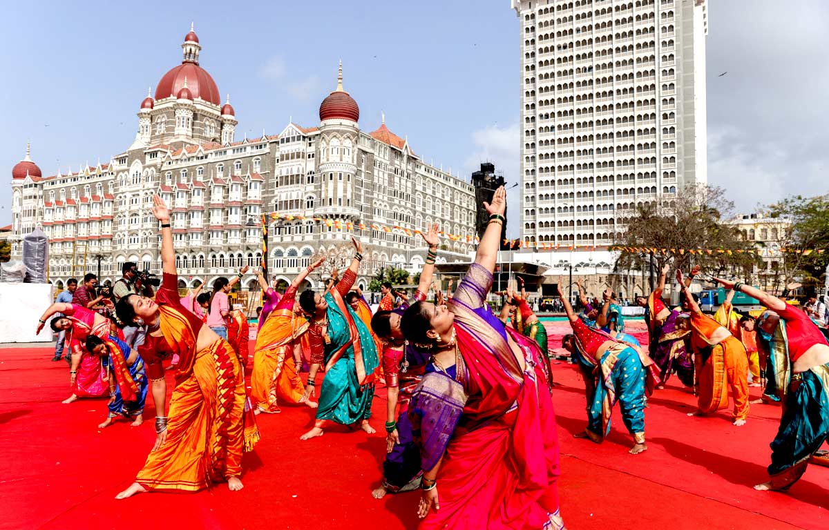 World rolls out mats to celebrate Yoga Day