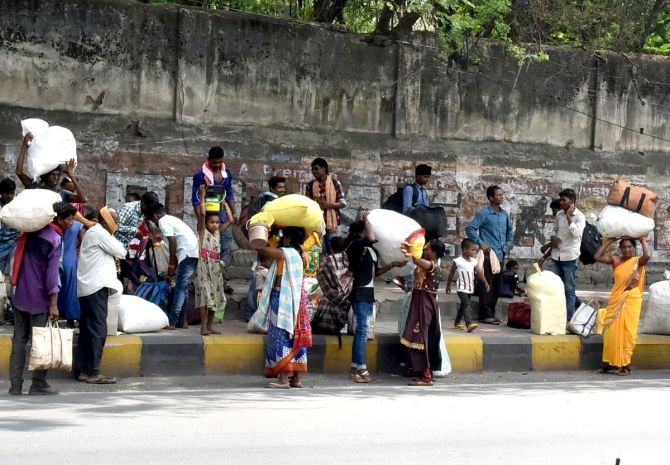 Attack on migrants': Team of Bihar officials leaves for Tamil Nadu - Rediff.com India News
