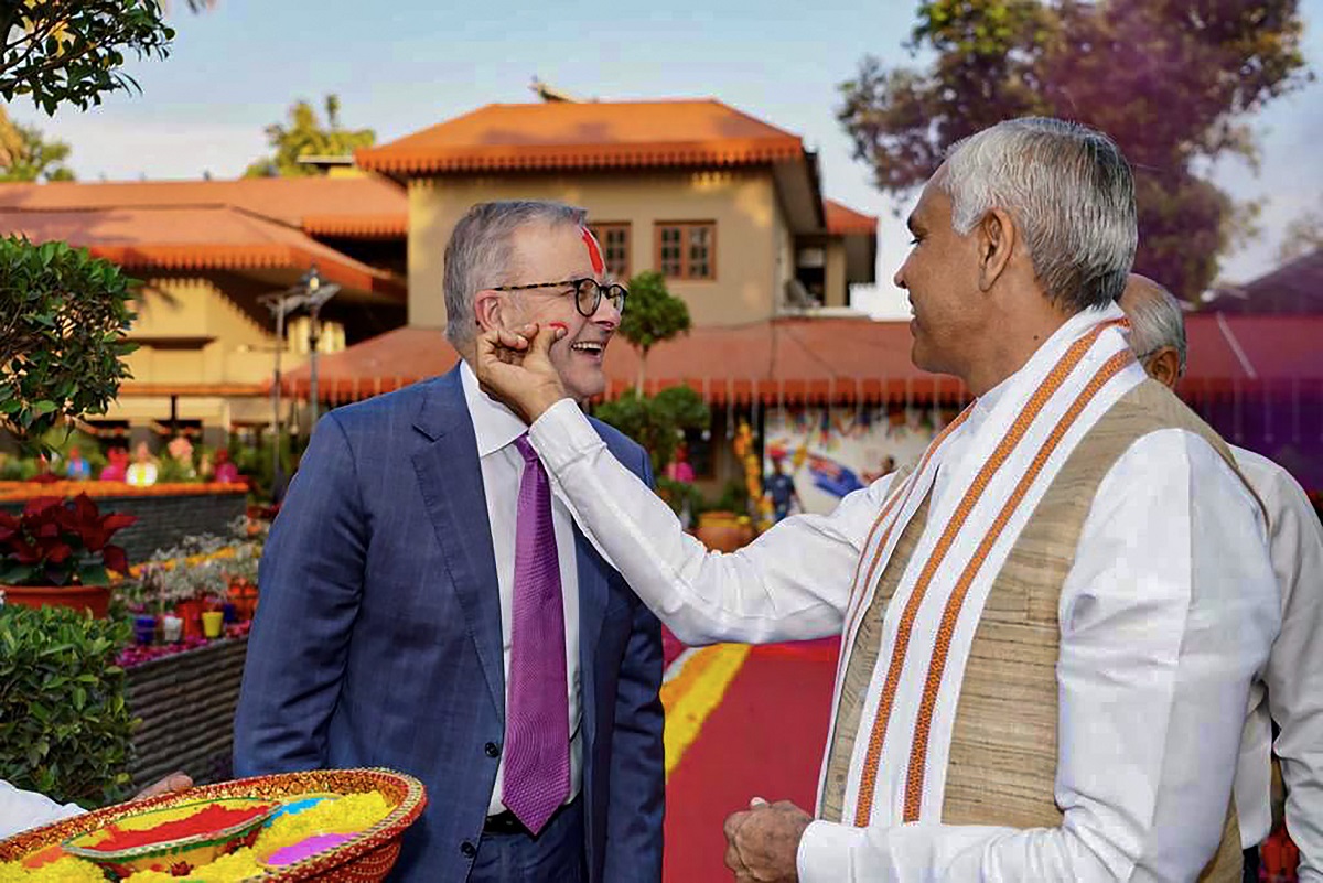 Australian PM Albanese celebrates Holi in Guj on Day 1 of first India trip
