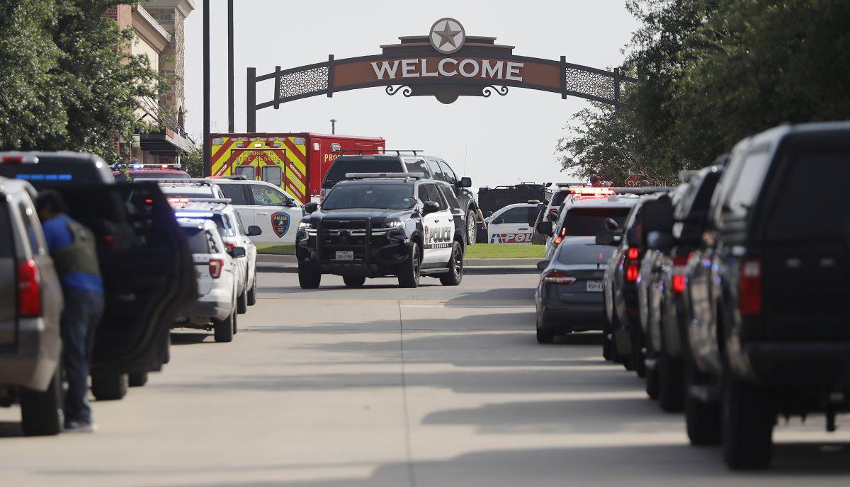 Gunman Kills 8 At Texas Mall, Shot Dead By Cop Later - Rediff.com India ...