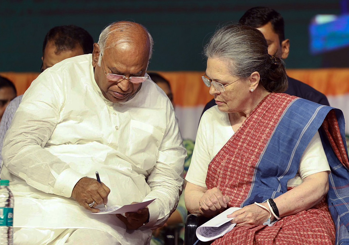 Cong still mum on Kharge, Sonia going to Ayodhya
