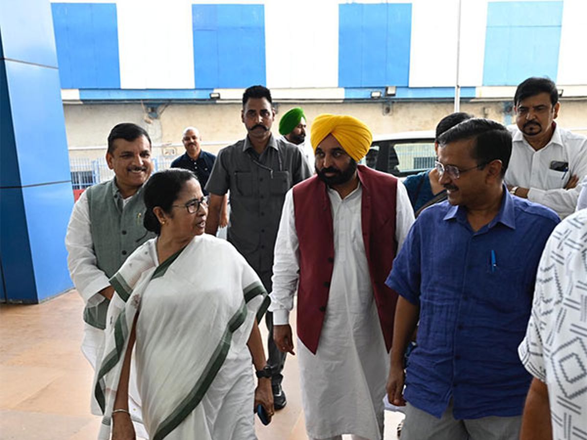 The Delhi CM met Mamata Banerjee in Kolkata as well