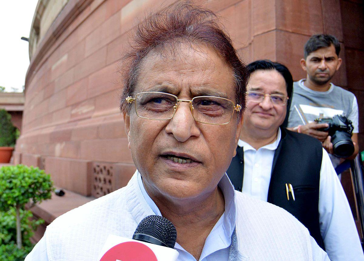 I-T raids SP leader Azam Khan's premises in UP, MP