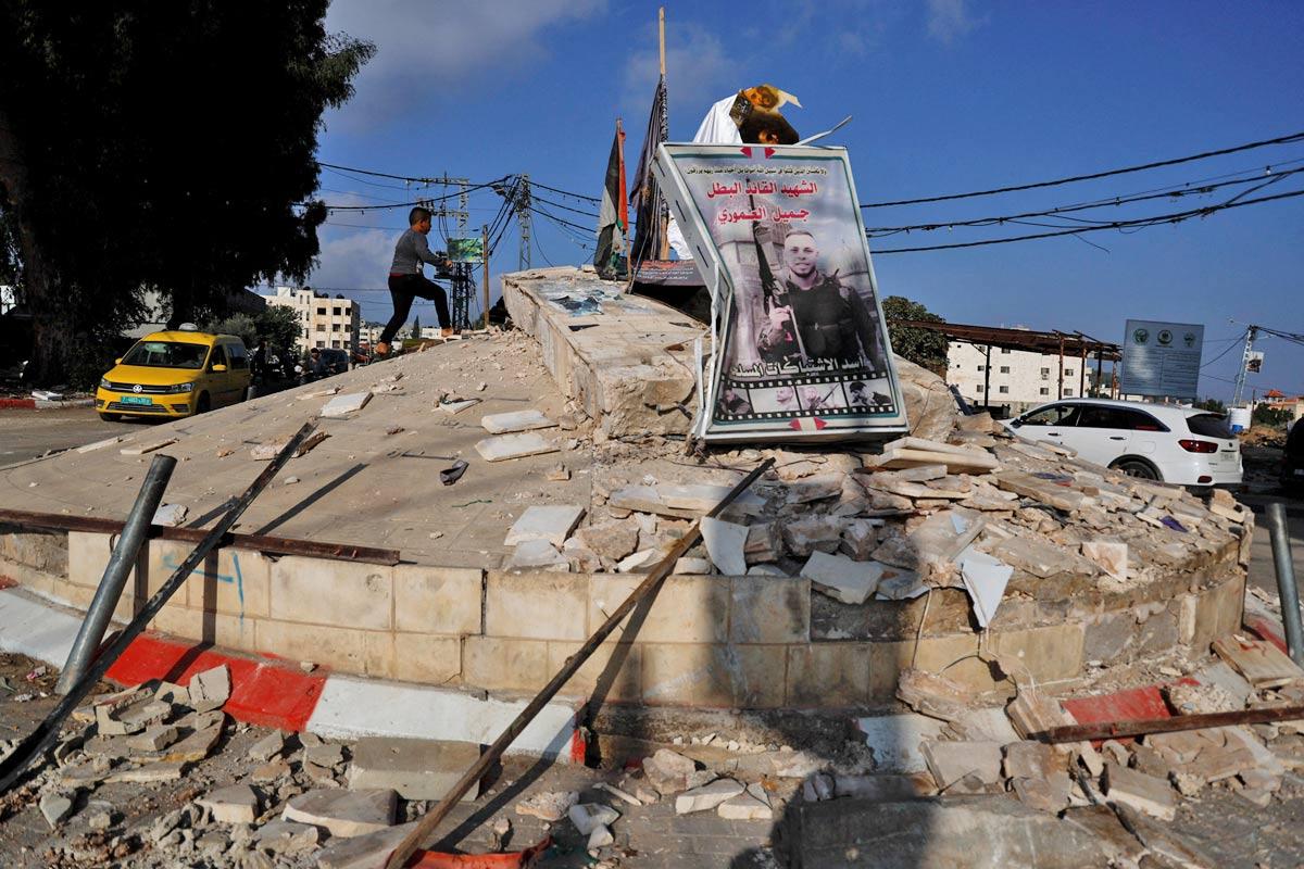 Jordan's Airdrop Of Aid Into Gaza Coordinated By...