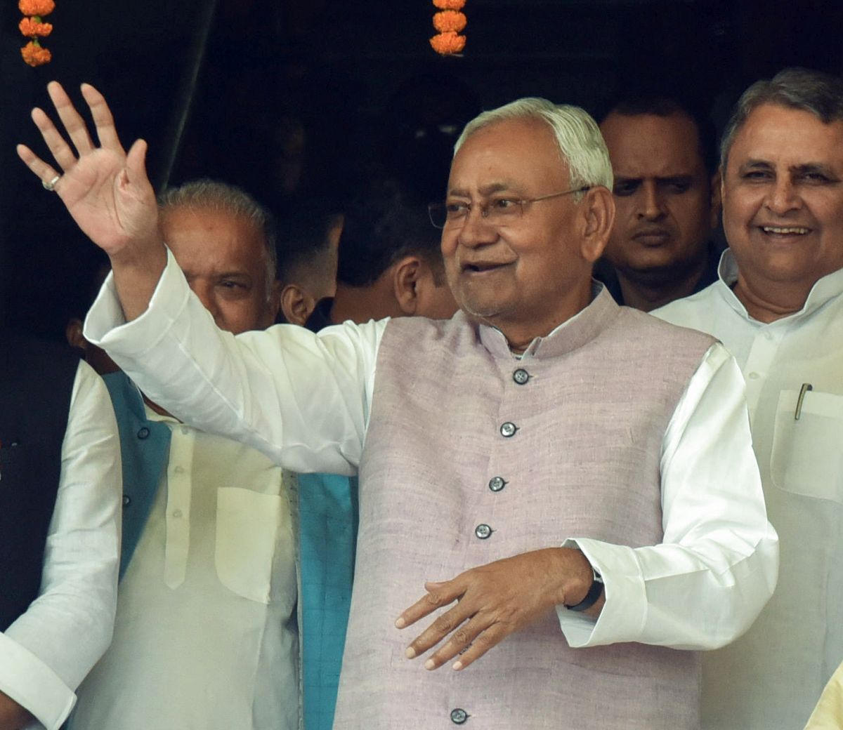 Nitish in row over remark on women and birth control