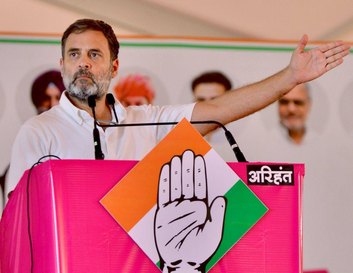 BJP Moves EC Against Rahul's 'panauti' Remark - Rediff.com India News