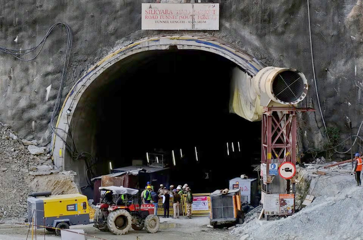 '18 metres to go' to reach trapped tunnel workers