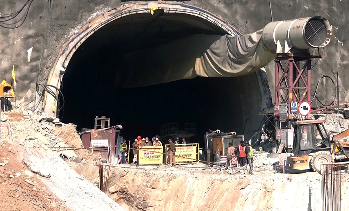 Tunnel ops: Experts mulling vertical, manual drilling