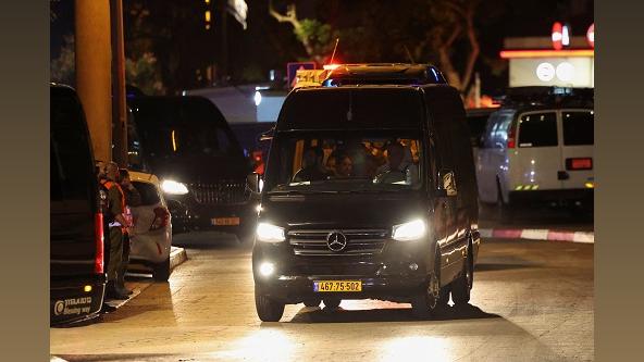 A vehicle carrying hostages released by Hamas arrives at Sheba Medical Center, in Ramat Gan, Israel/Ronen Zvulun/Reuters