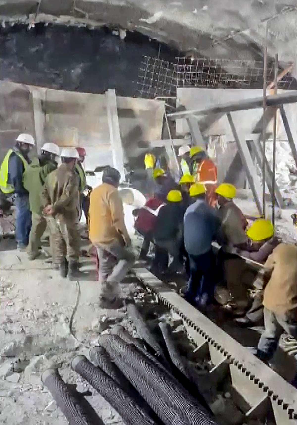 How rat-hole mining may save 41 men trapped in tunnel