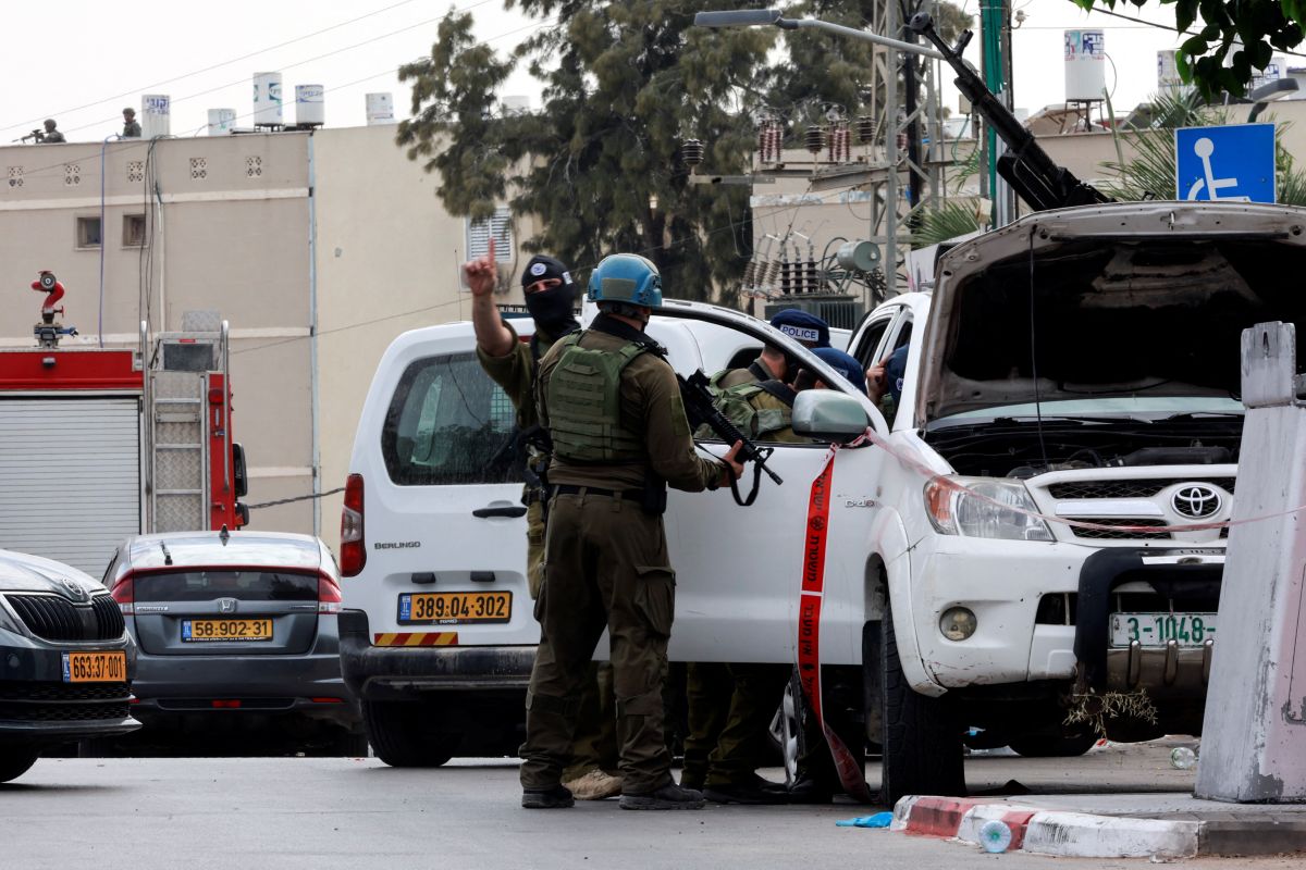 Israeli troops retake police station seized by Hamas