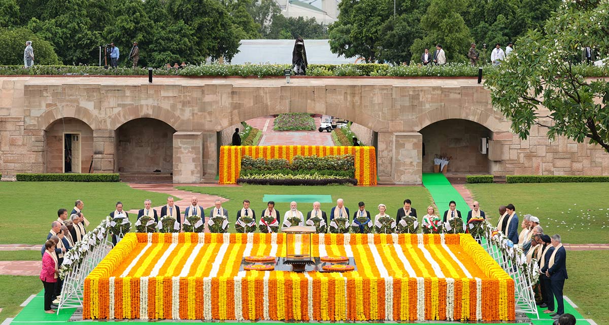 PIX: G20 leaders bow to Mahatma Gandhi at Rajghat